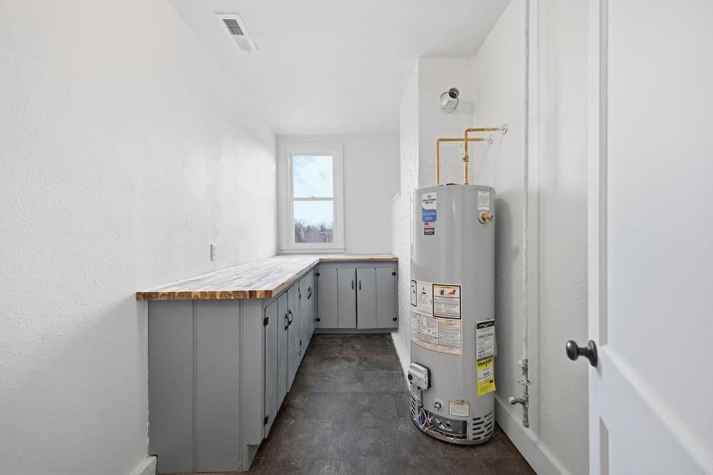 2601 Commercial Street — photo 22