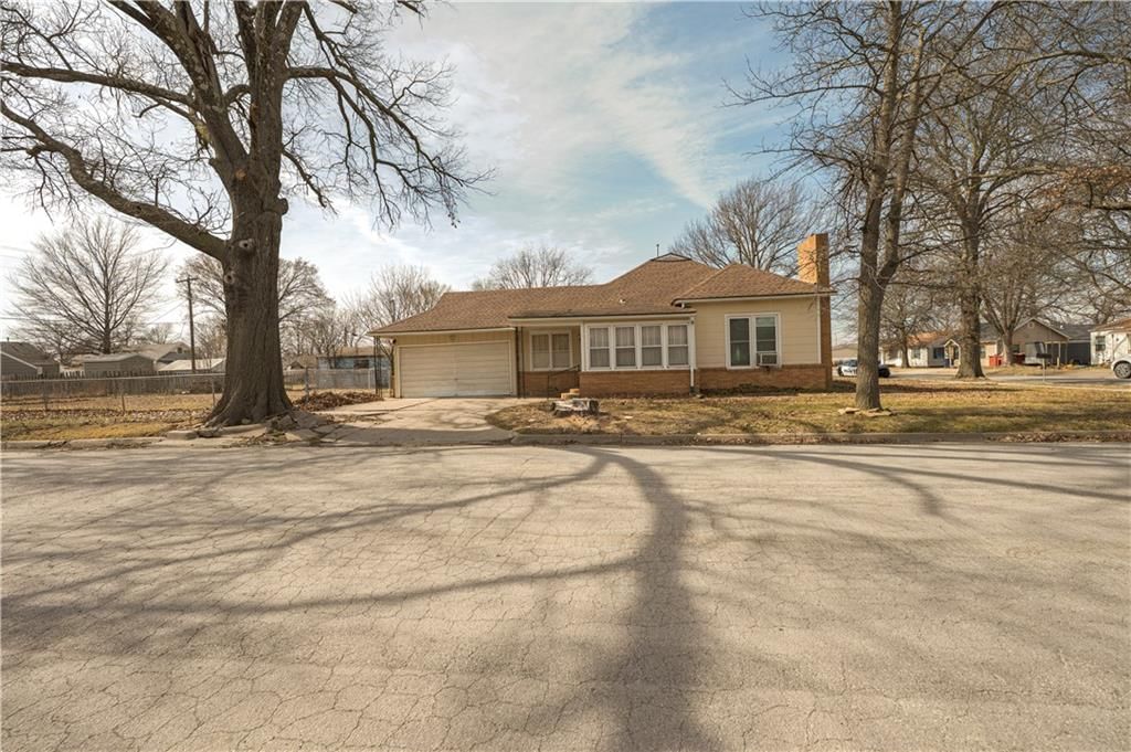 1501 W 5th Street — photo 10