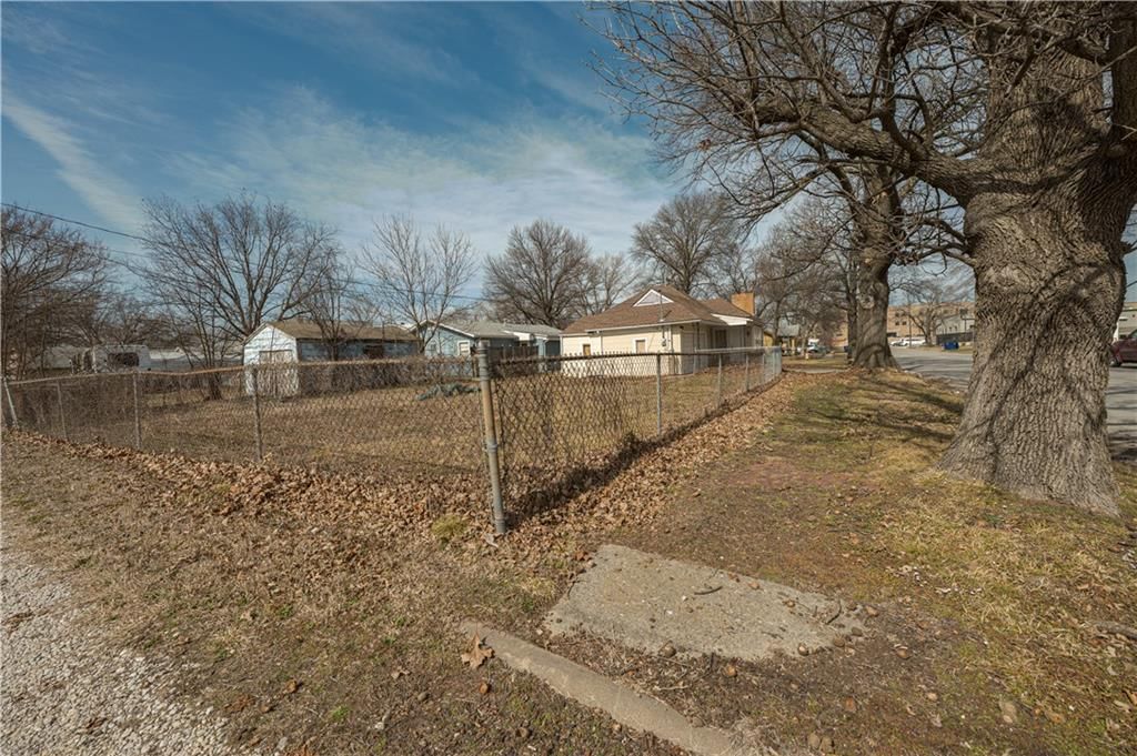 1501 W 5th Street — photo 12