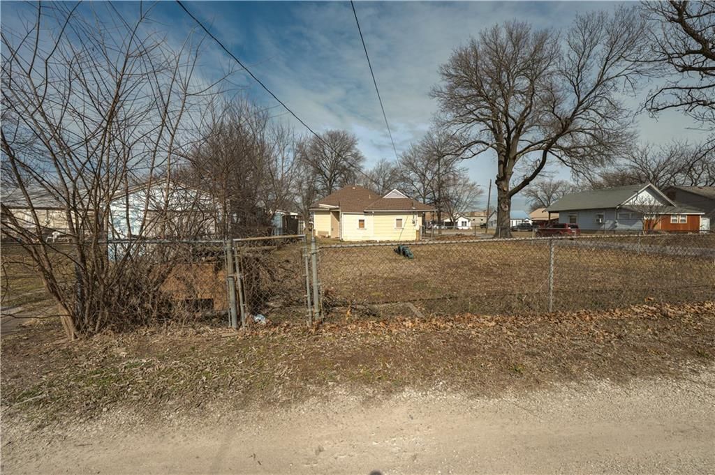 1501 W 5th Street — photo 13