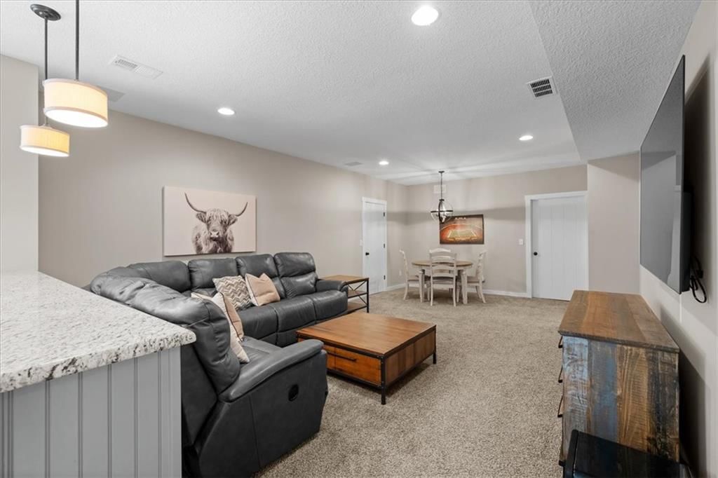14104 BLUEJACKET Street — photo 42
