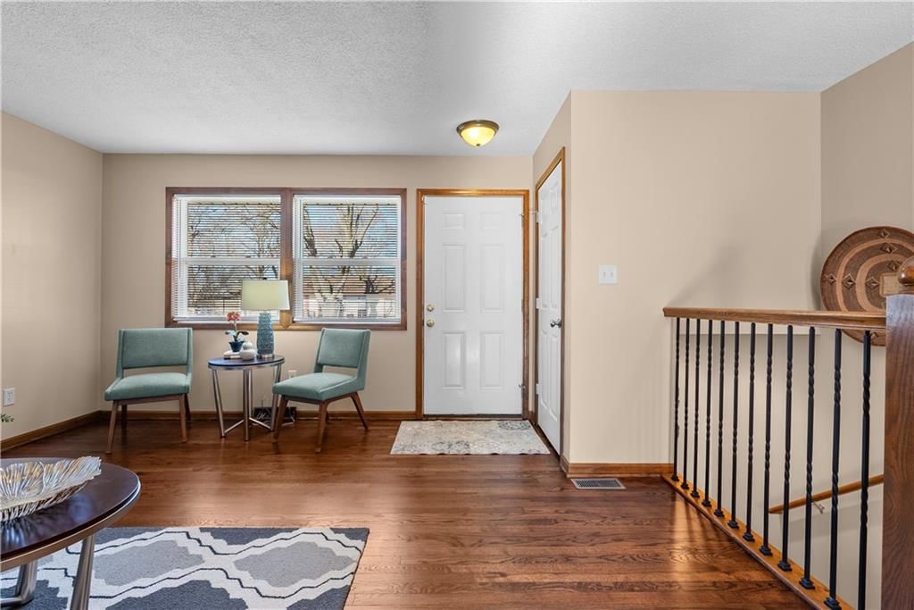 715 SW 7th Street — photo 3