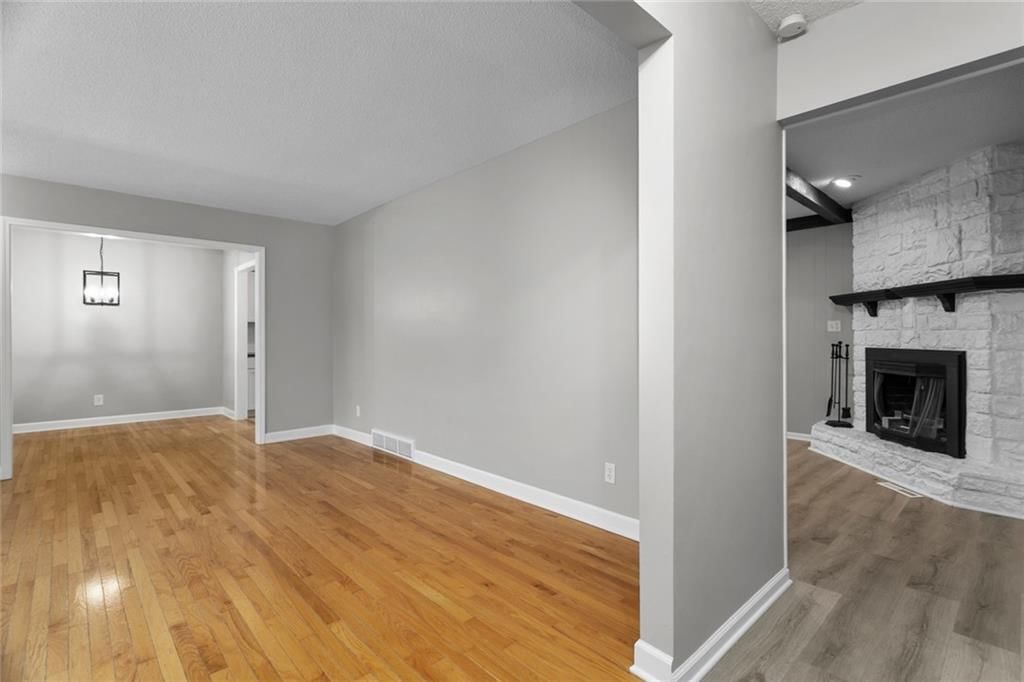 9412 MULLEN Road — photo 2