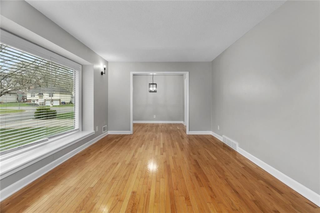 9412 MULLEN Road — photo 3
