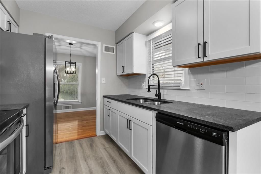 9412 MULLEN Road — photo 9