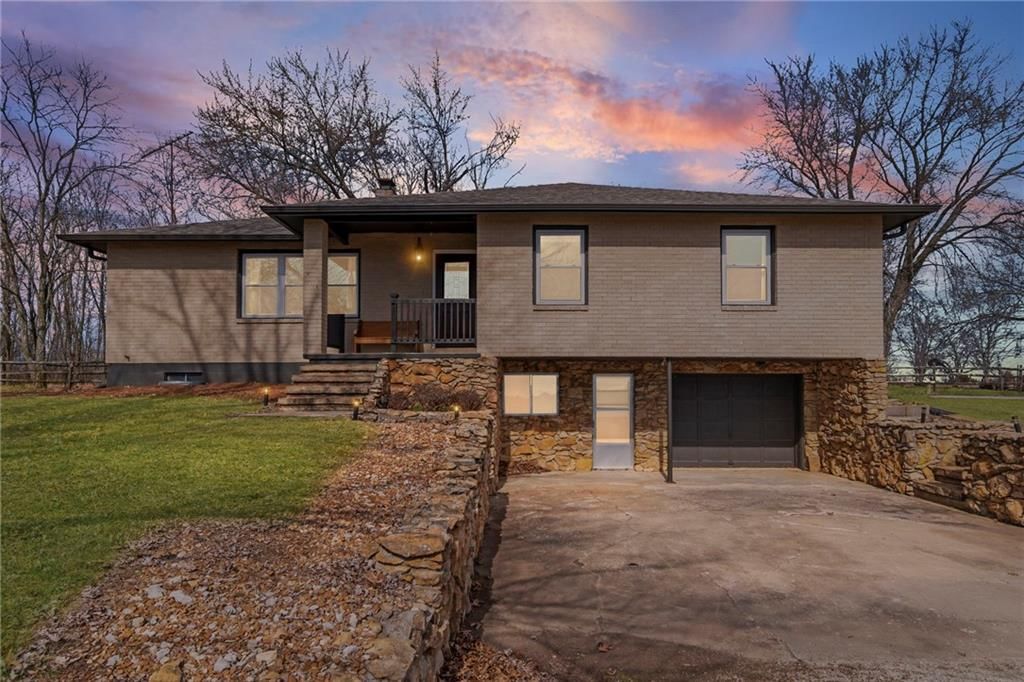 193 NW N Highway, Clinton, MO