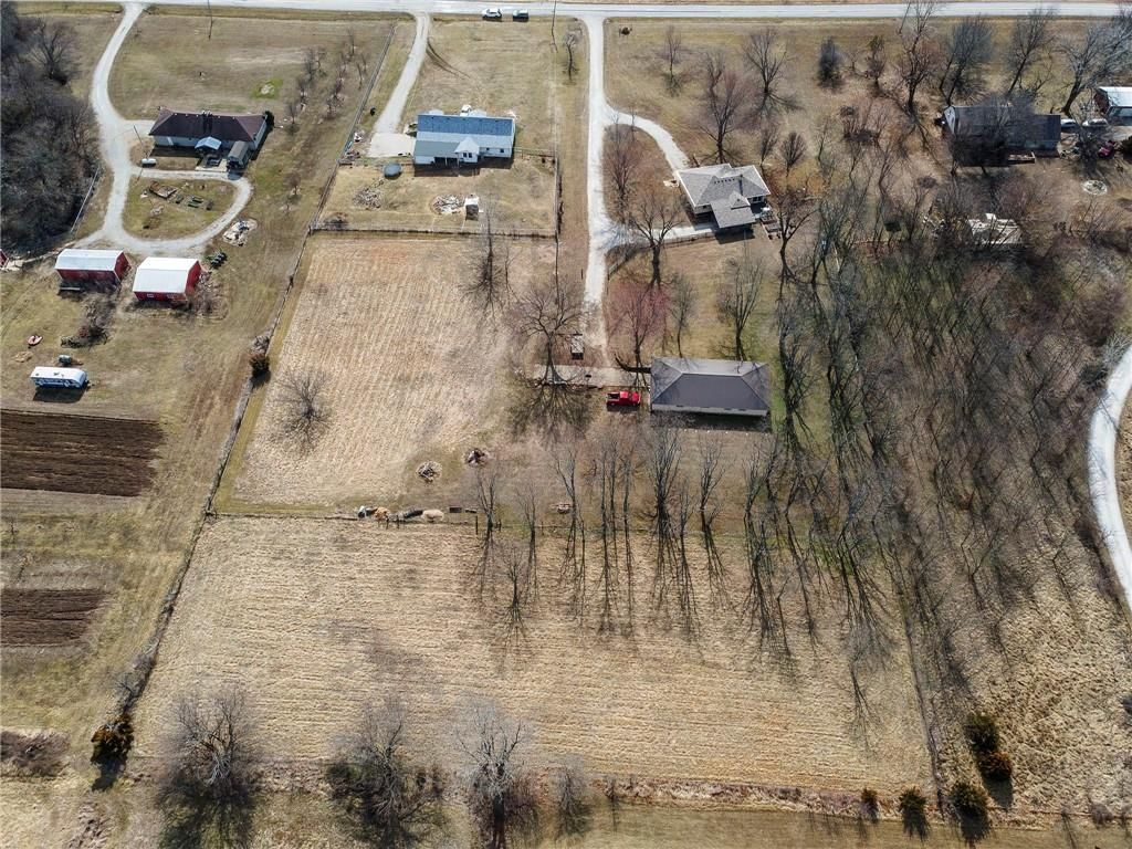 193 NW N Highway — photo 43