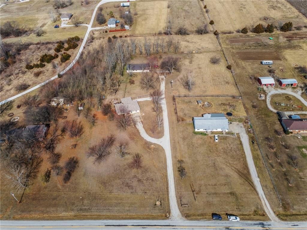 193 NW N Highway — photo 64