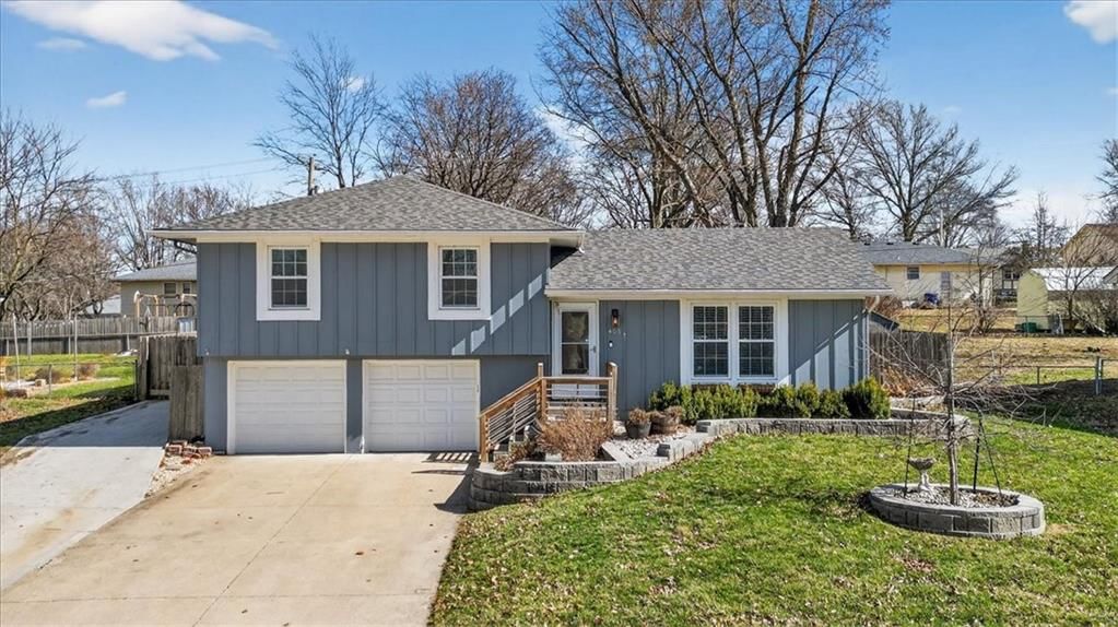 405 Osage Street, Harrisonville, MO