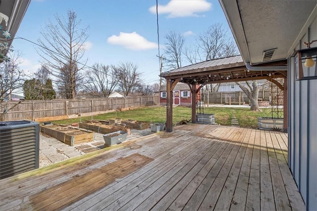 405 Osage Street — photo 41