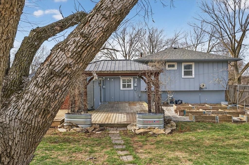405 Osage Street — photo 43