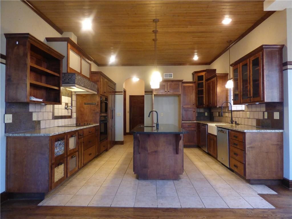 22804 E 29th St Lane Court — photo 4