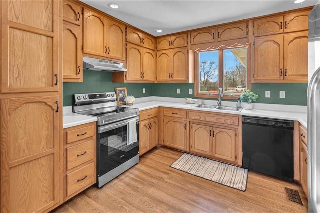 411 N Raum Street — photo 13