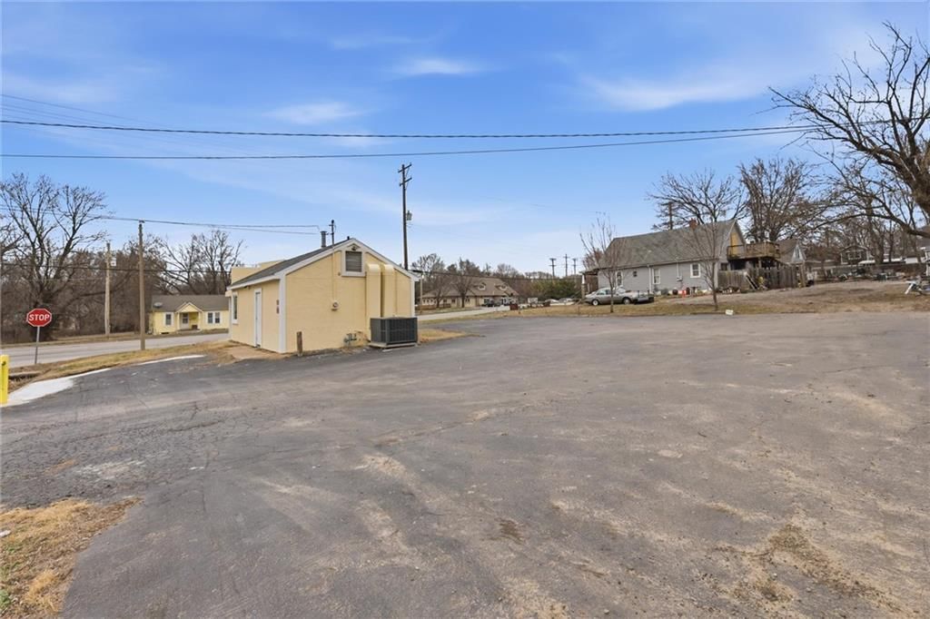 625 W 23rd Street — photo 28