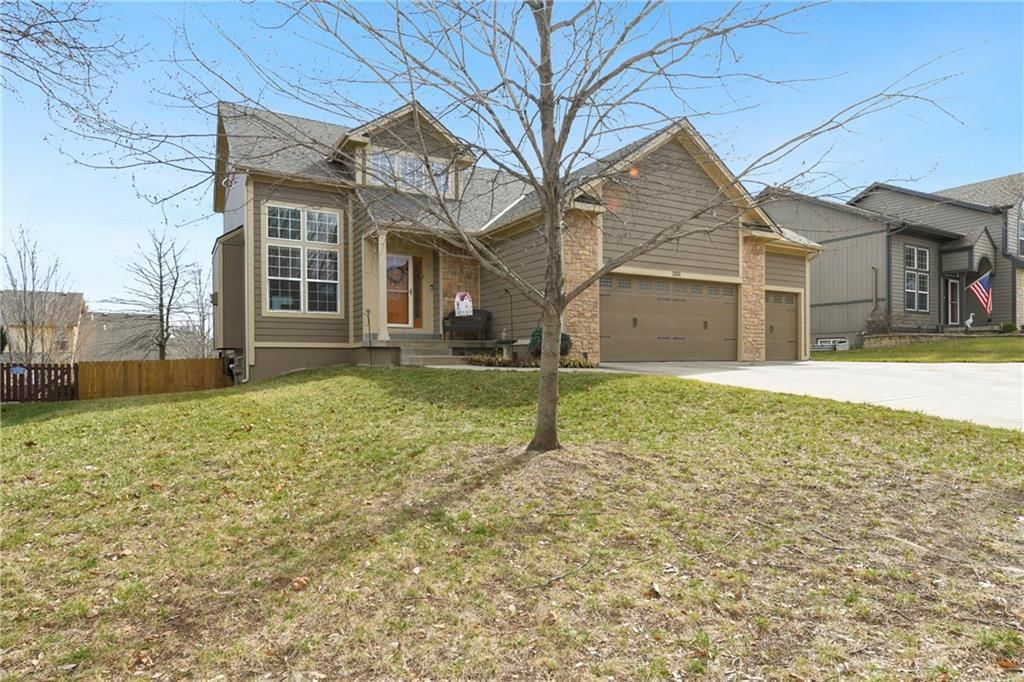 2153 W Ferrel Drive — photo 2