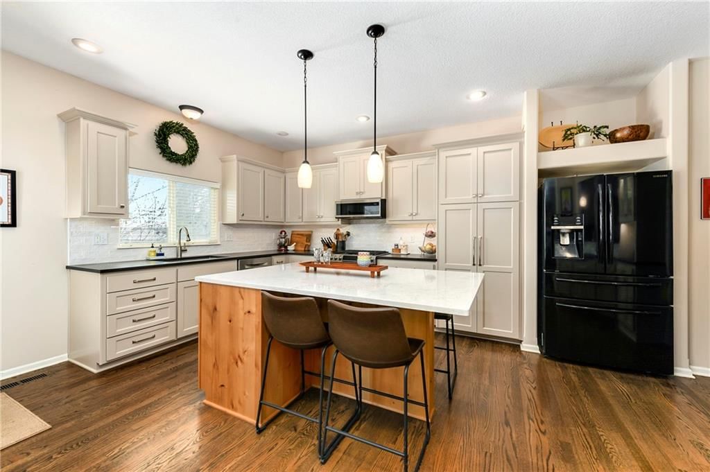 2153 W Ferrel Drive — photo 12