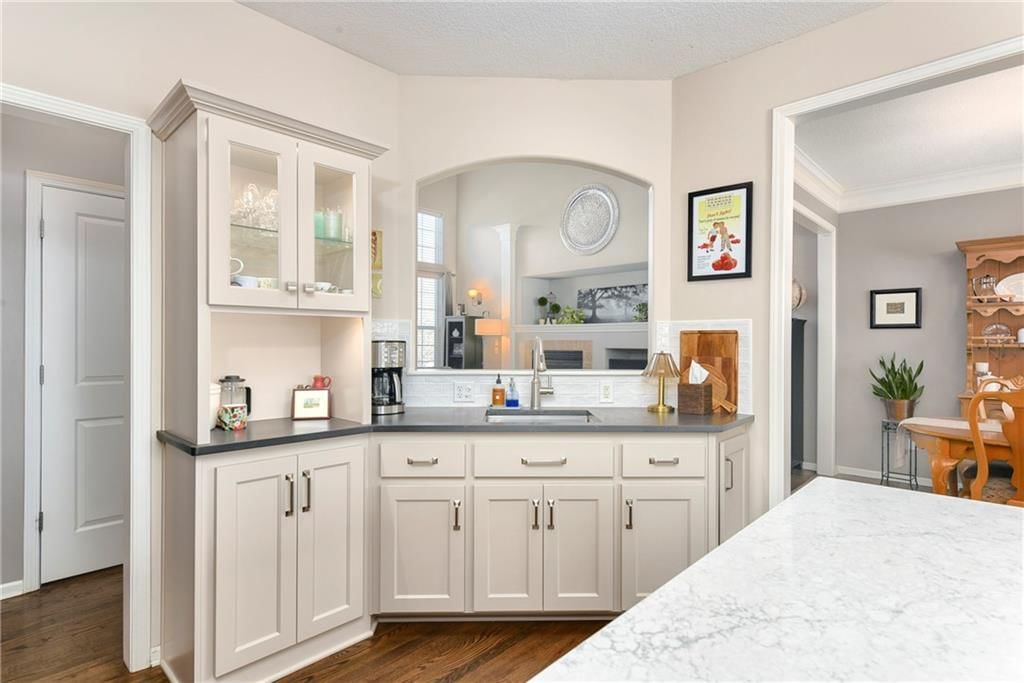 2153 W Ferrel Drive — photo 16