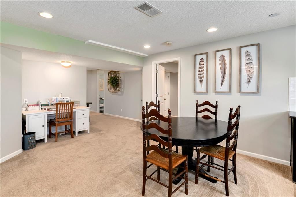 2153 W Ferrel Drive — photo 31
