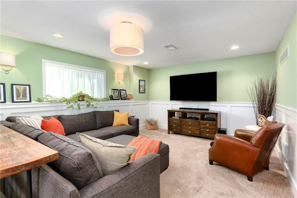2153 W Ferrel Drive — photo 33
