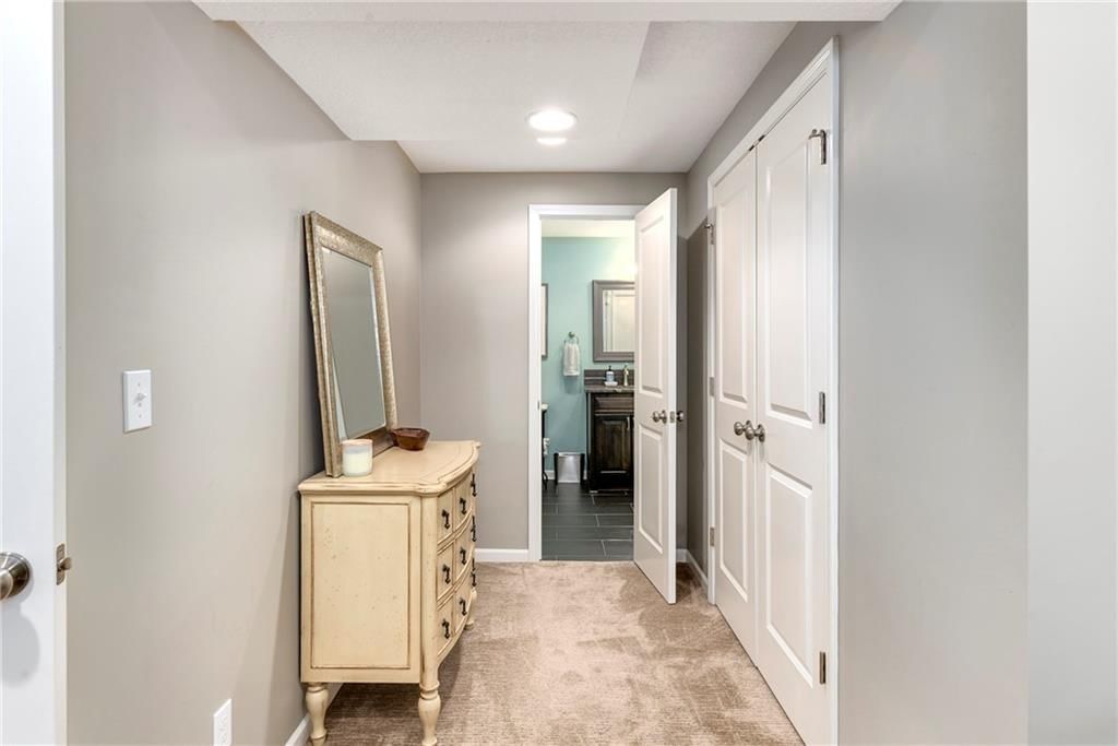 2153 W Ferrel Drive — photo 37