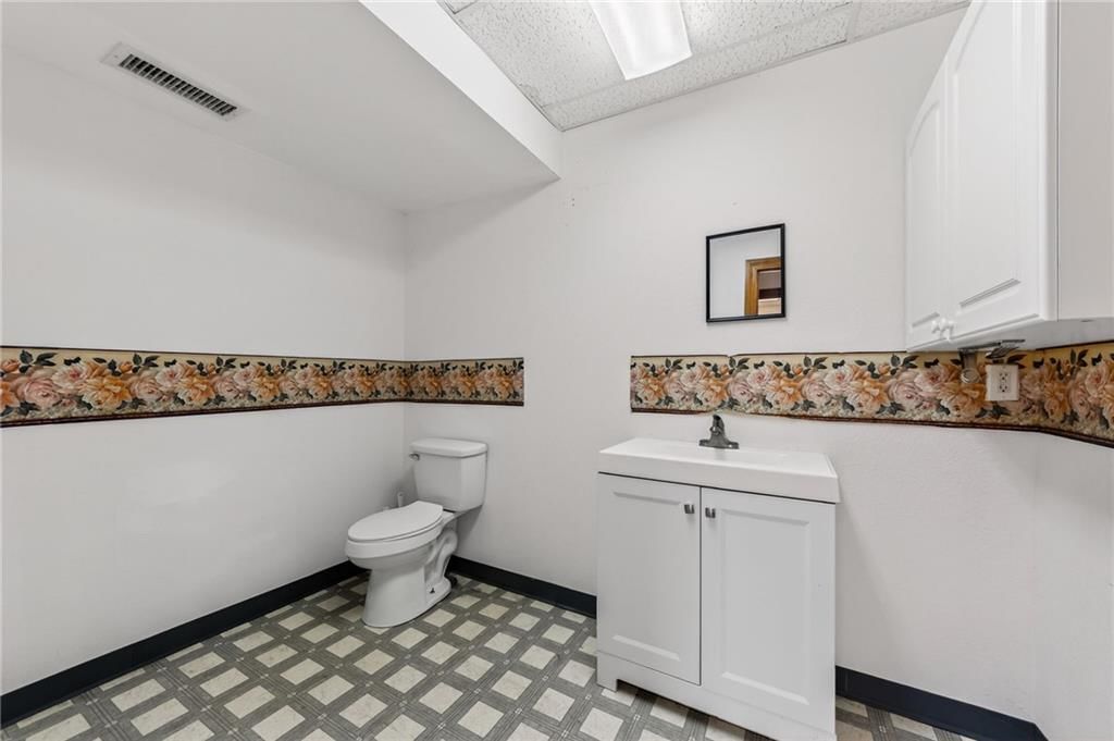275 S Washington Street — photo 10
