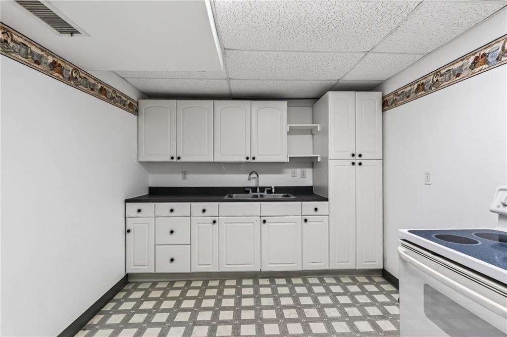 275 S Washington Street — photo 16
