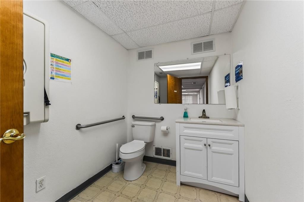 275 S Washington Street — photo 20