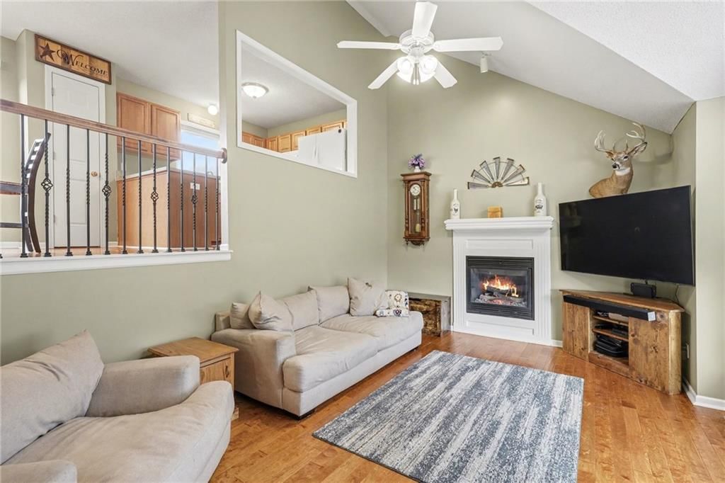 17150 OAKLEY Street — photo 3