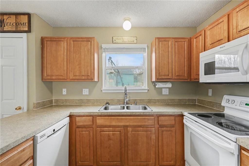 17150 OAKLEY Street — photo 11