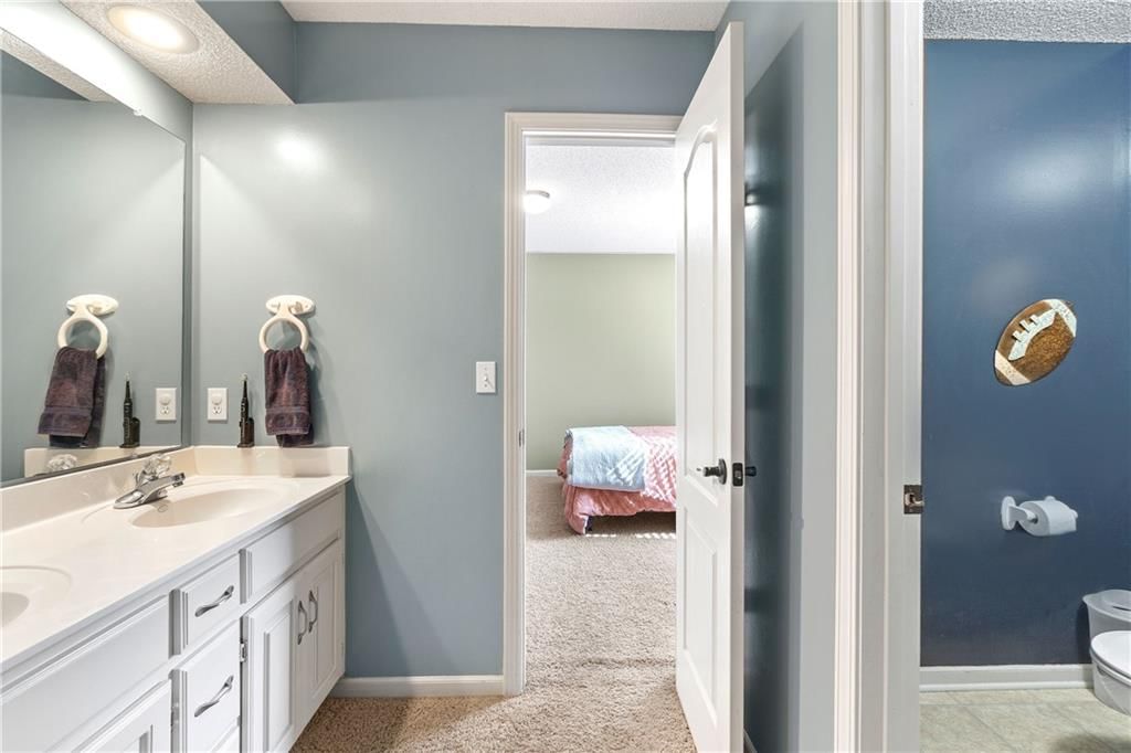 15995 S Clairborne Street — photo 32