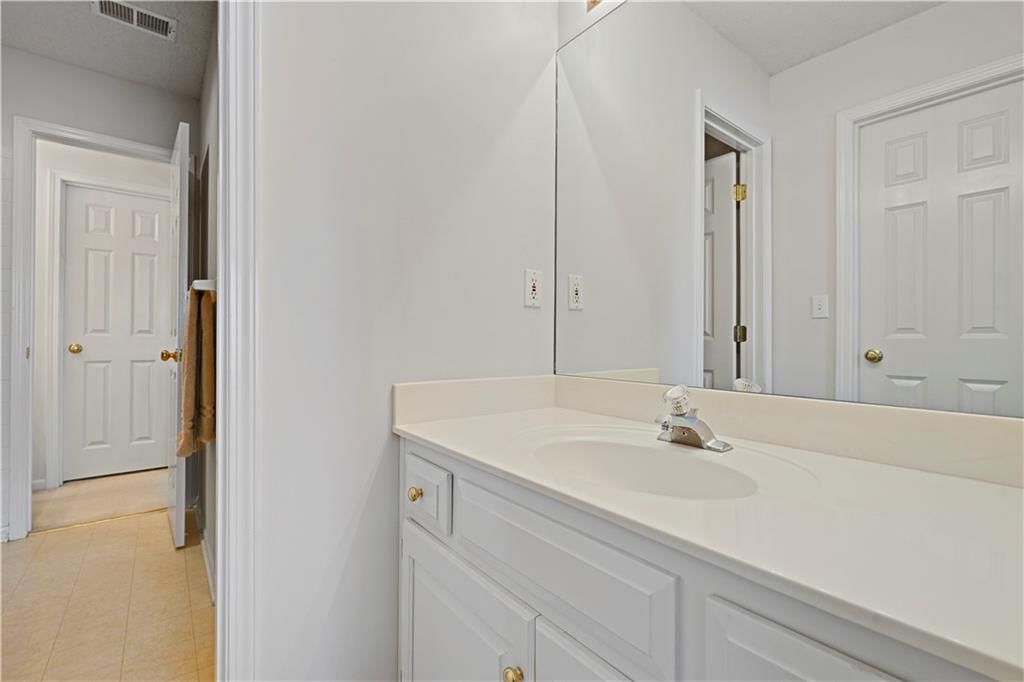 11912 Gillette Street — photo 32