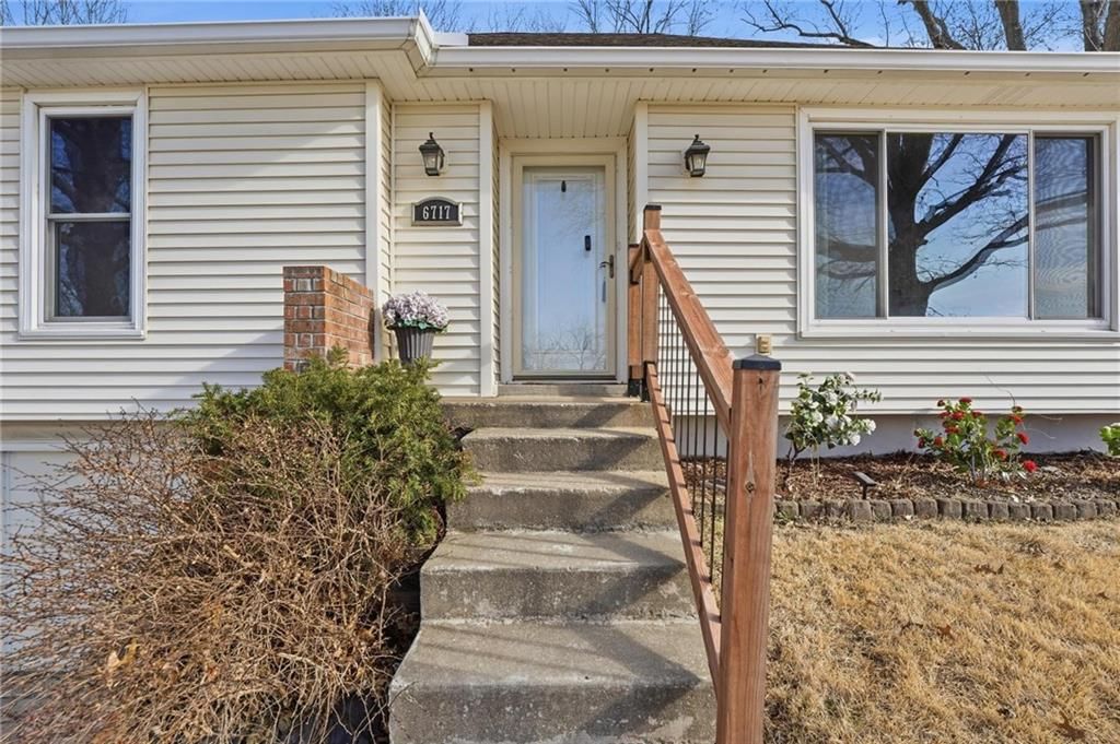 6717 NW Lawson Lane — photo 2