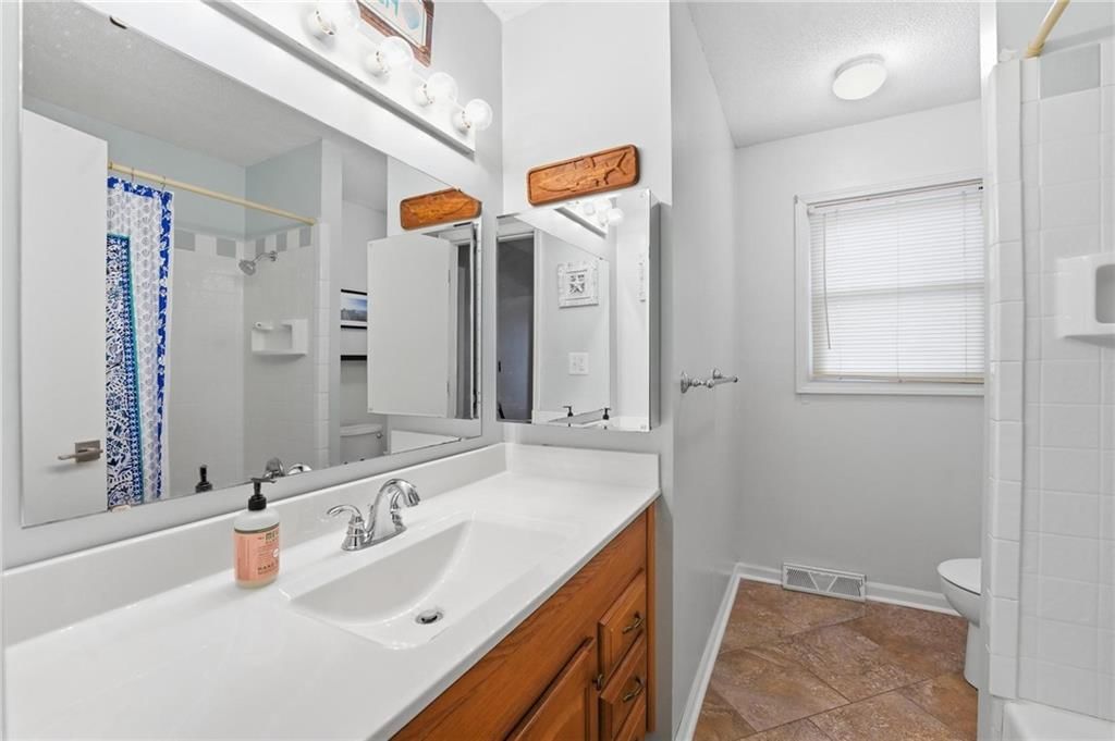 6717 NW Lawson Lane — photo 17