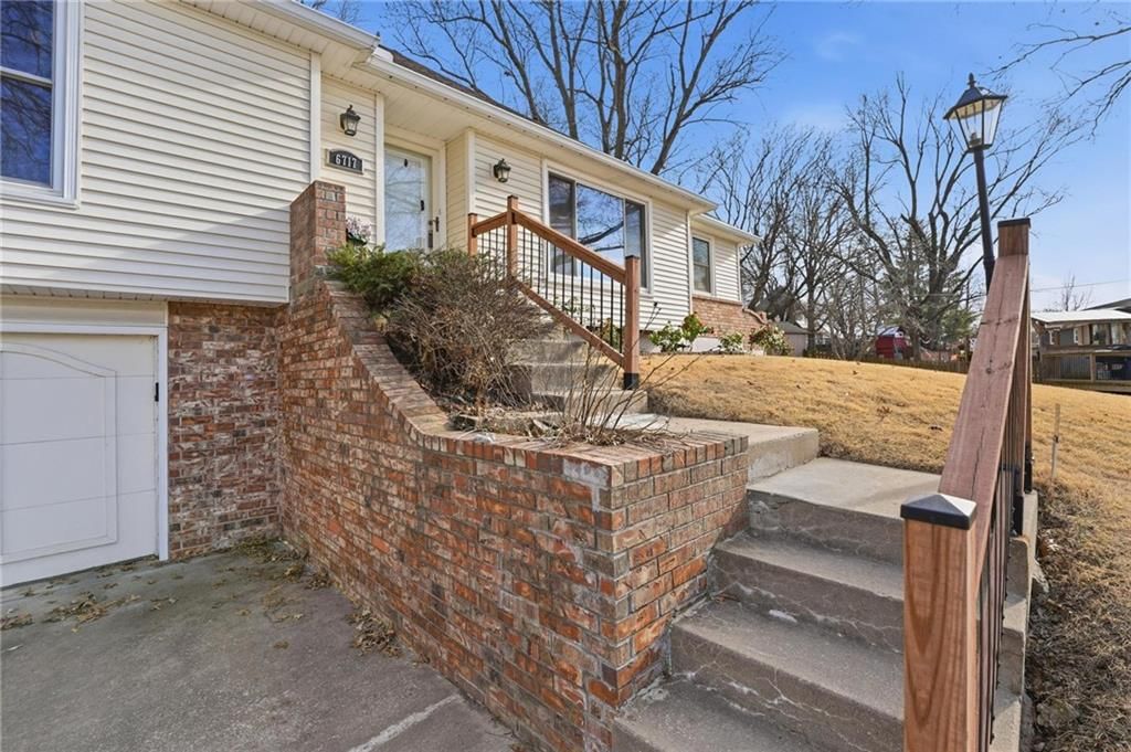 6717 NW Lawson Lane — photo 44