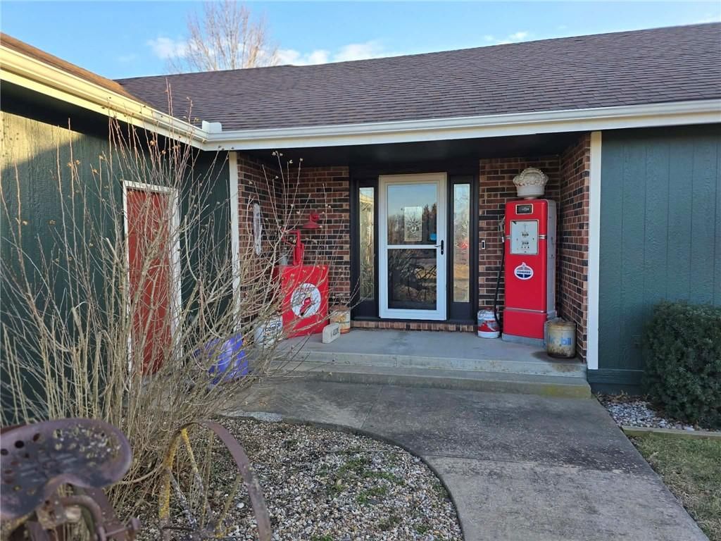 22301 Parallel Road — photo 4