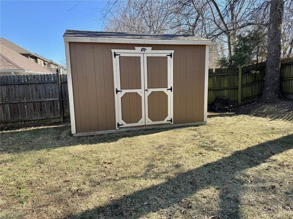 960 E Market Street — photo 8