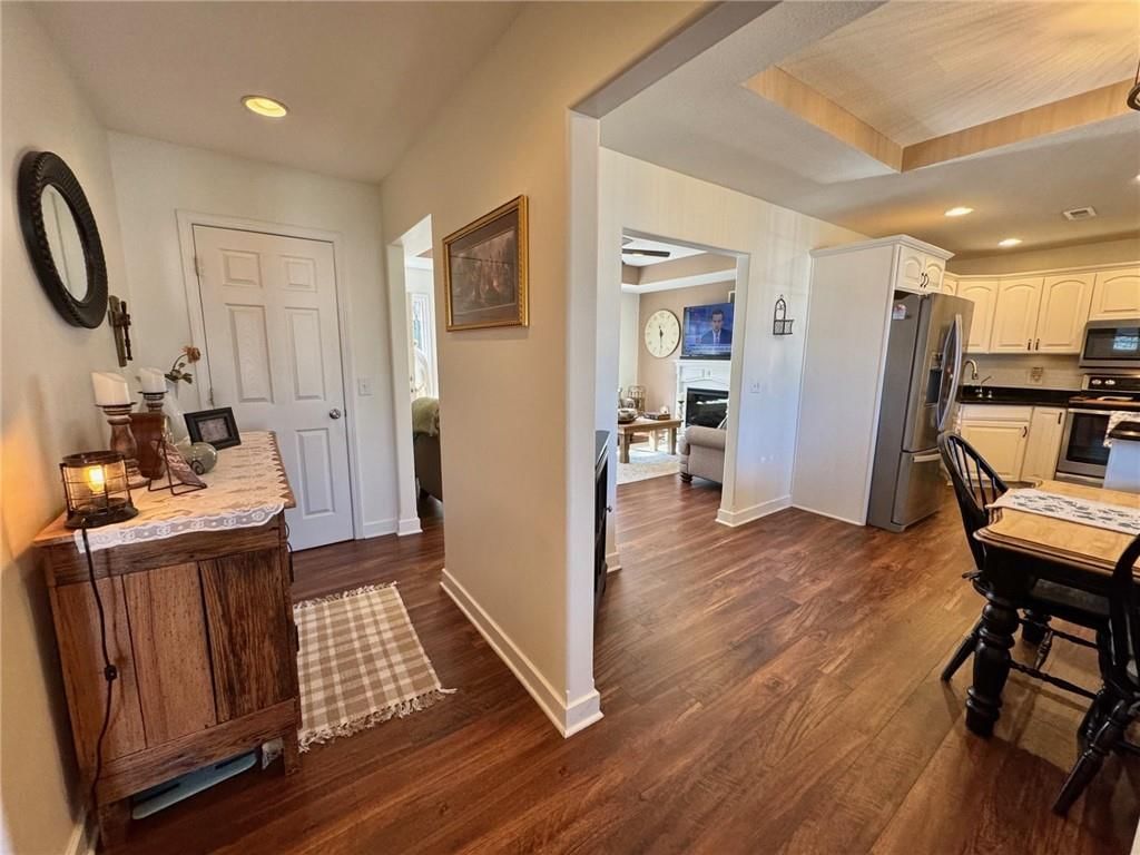 960 E Market Street — photo 11