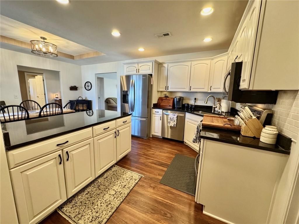 960 E Market Street — photo 14