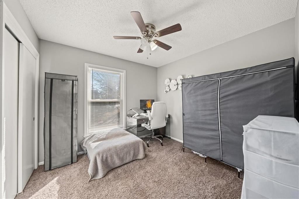 100 NE Keystone Drive — photo 18