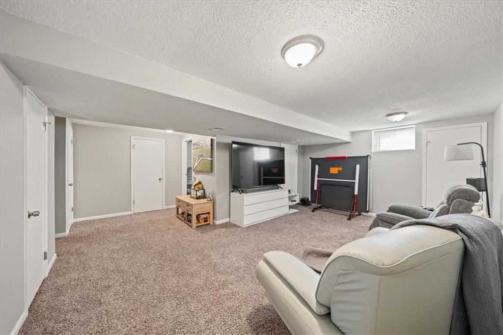 100 NE Keystone Drive — photo 21