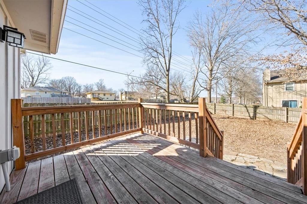 100 NE Keystone Drive — photo 25
