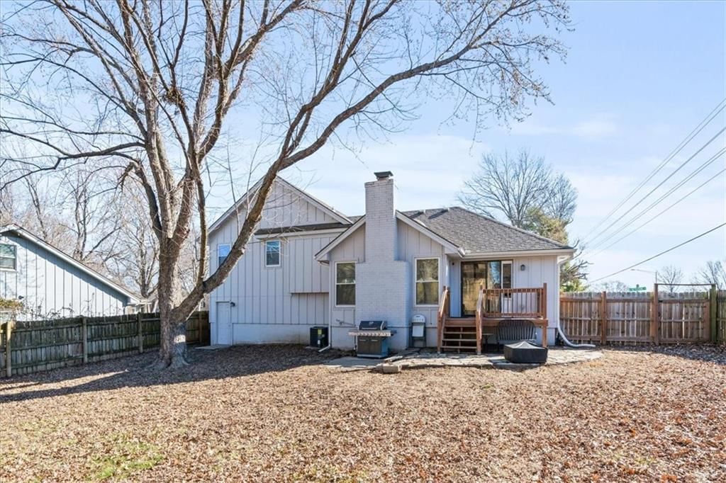 100 NE Keystone Drive — photo 26