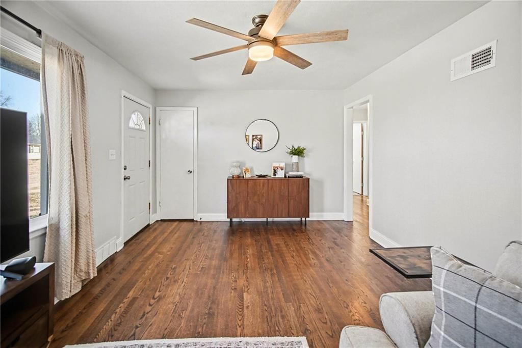901 NE 67TH Place — photo 3