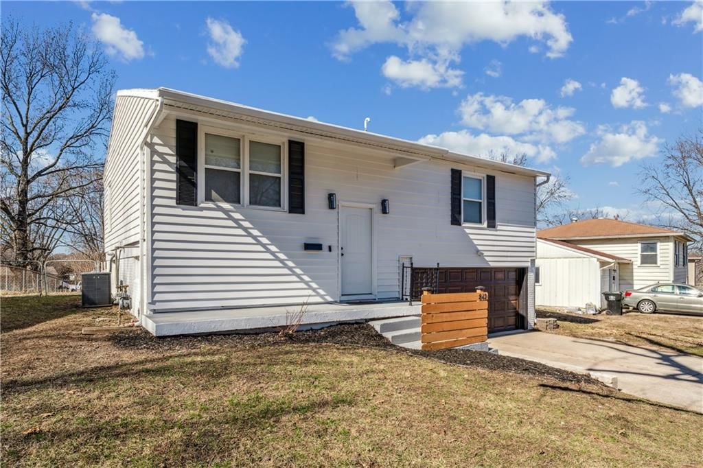 842 N Aztec Drive — photo 2