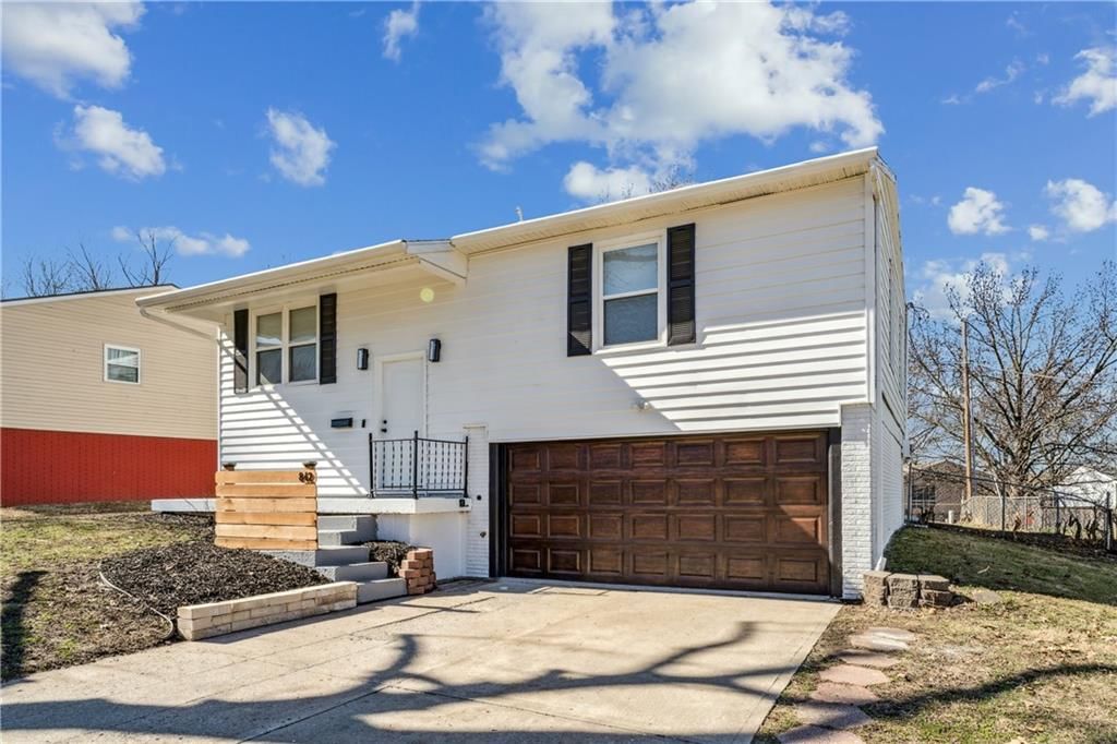 842 N Aztec Drive — photo 3