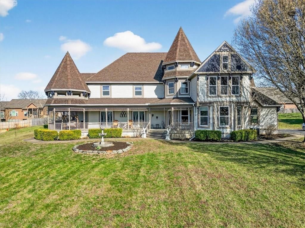 15401 Antioch Road, Overland Park, KS