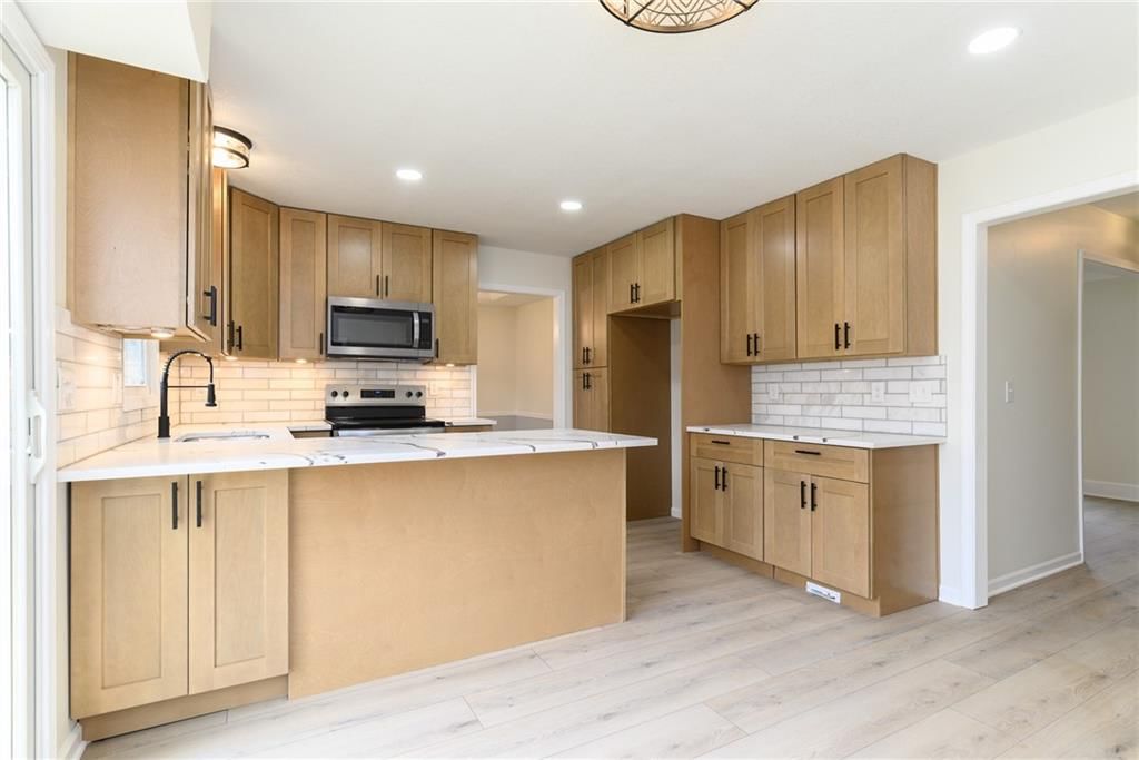 15512 W 123Rd Terrace — photo 2