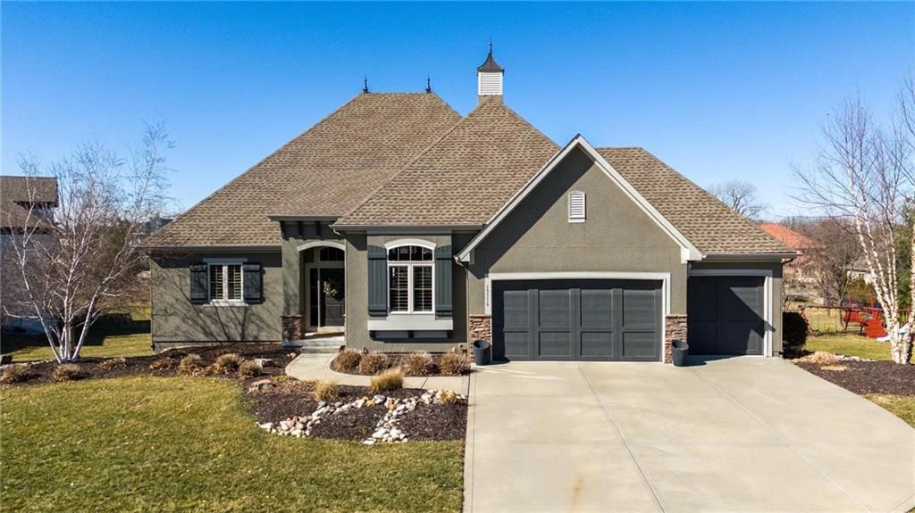 15516 Stearns Street, Overland Park, KS