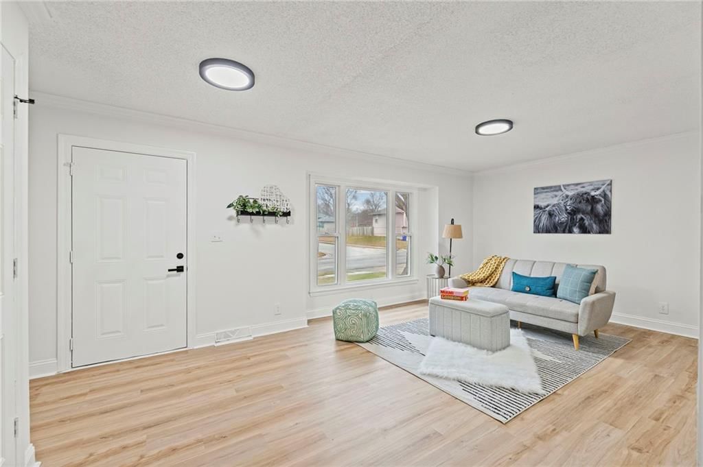 13801 Lowell Avenue — photo 3