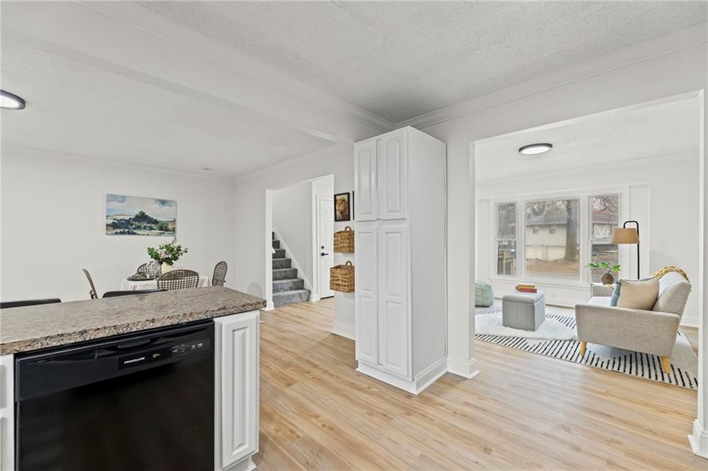 13801 Lowell Avenue — photo 9